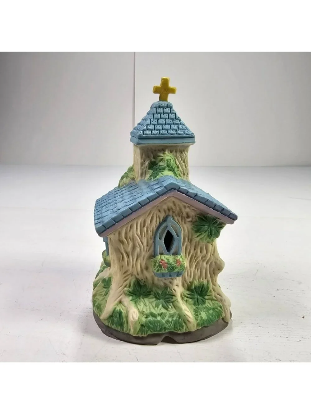 Easter Jubilee Porcelain Bunny House Church with Original Box 7